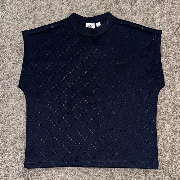 adidas Tops - LIKE NEW Adidas Originals Women’s Embossed Quilted Top Tee